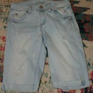 Size 5 YMI WBB Short Capri Jeans Shorts Slim Stretch Blue Perfect Butt Lifter